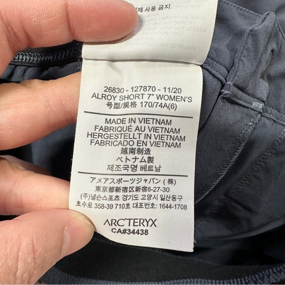 Arc’teryx Women’s Alroy Short 7” Mid Rise Lightweight Outdoor Hiking in Navy 6 - Picture 10 of 16